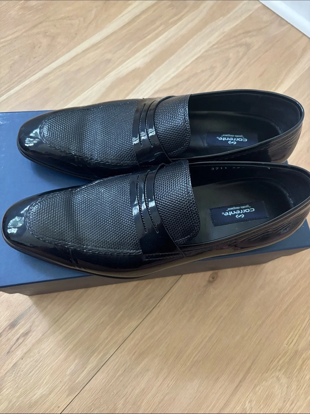 Corrente Black Men’s Textured Penny Loafers